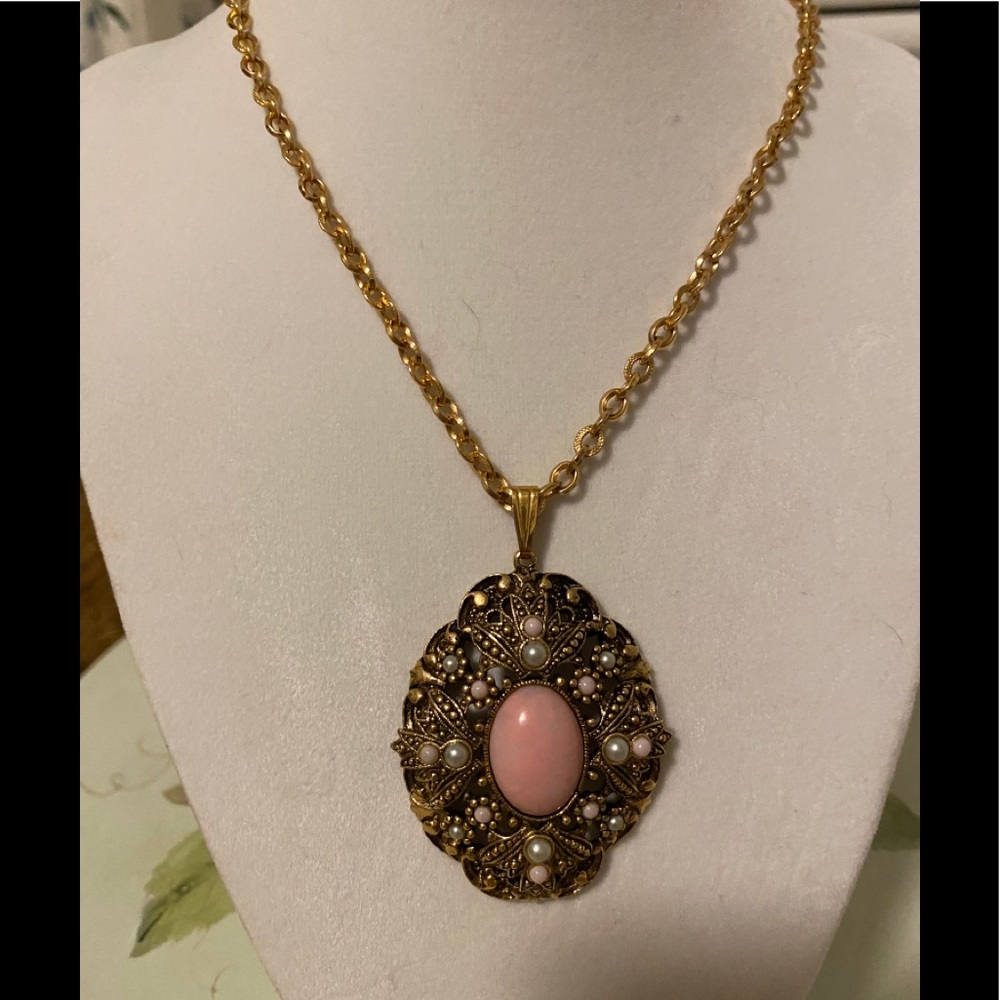 Avon Vintage necklace